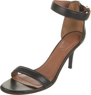 Givenchy - Image 2