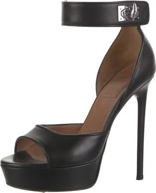 Givenchy - Image 2