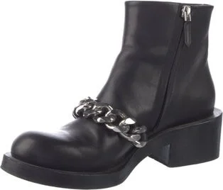 Givenchy - Image 2