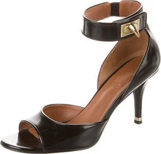 Givenchy - Image 2