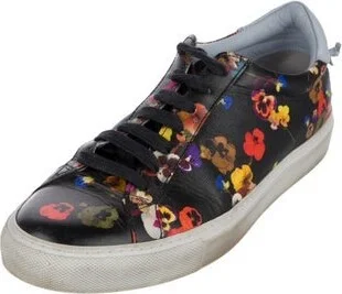 Givenchy - Image 2