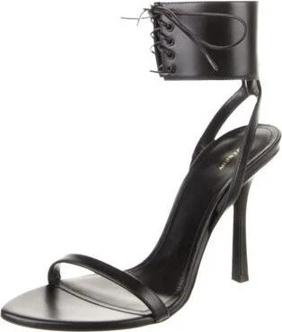 Givenchy - Image 2