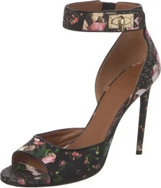Givenchy - Image 2