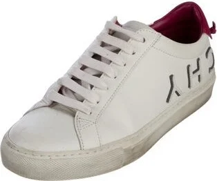 Givenchy - Image 2