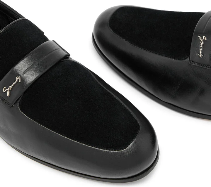 Givenchy Giv Show Leather Loafers - Image 4
