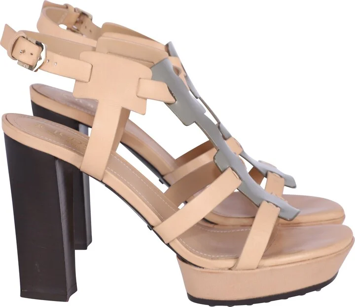 Gladiator Sandals in Nude Leather