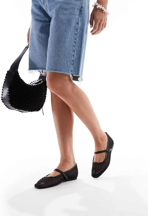 Glamorous ballet flats in mesh black polka dots