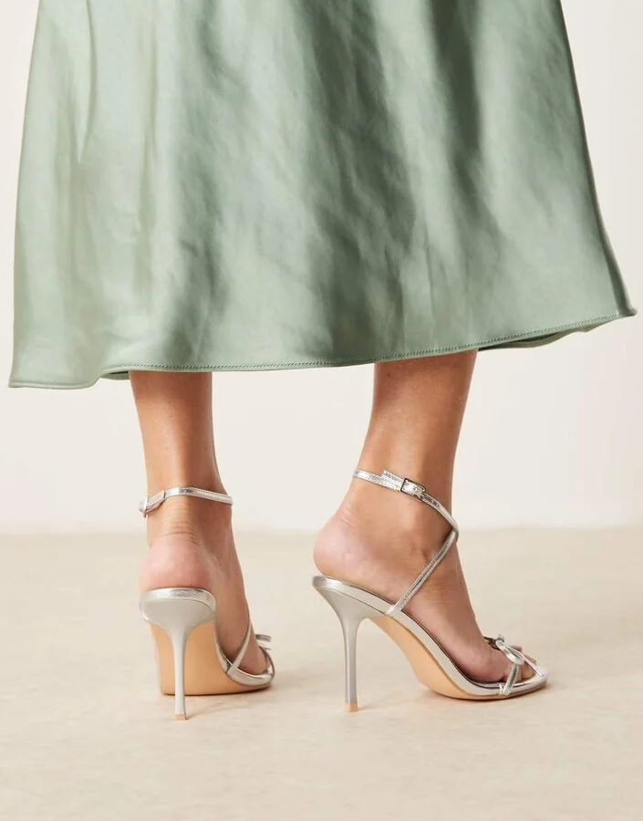 Glamorous bow heeled sandals in silver crinkle - Image 2