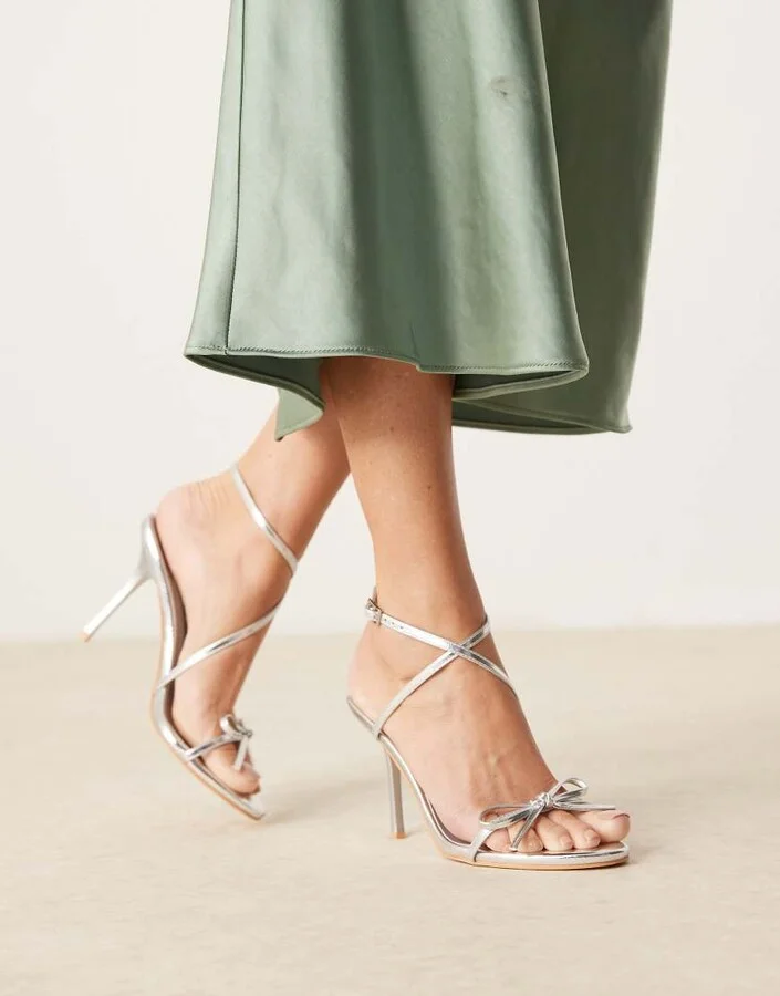 Glamorous bow heeled sandals in silver crinkle - Image 3