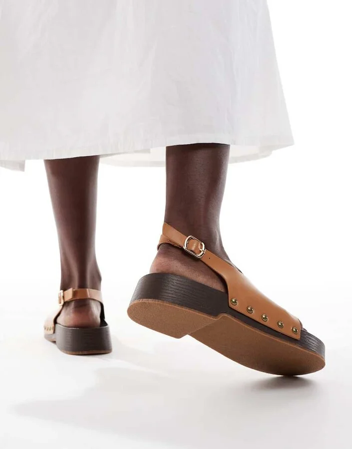 Glamorous clog sandals in tan - Image 2