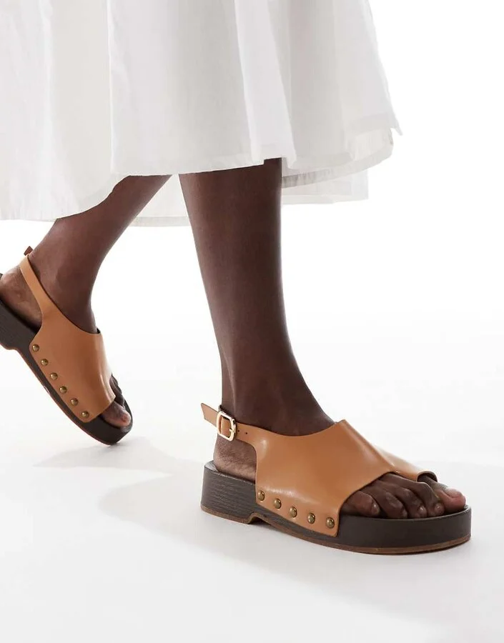 Glamorous clog sandals in tan - Image 4
