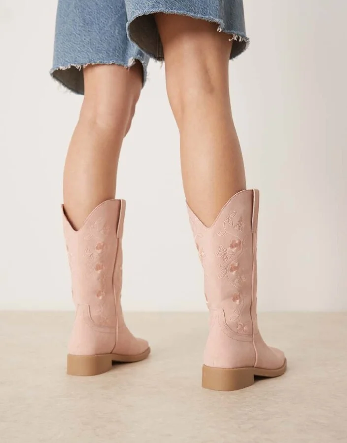 Glamorous embroidered western knee boots in pink - Image 4