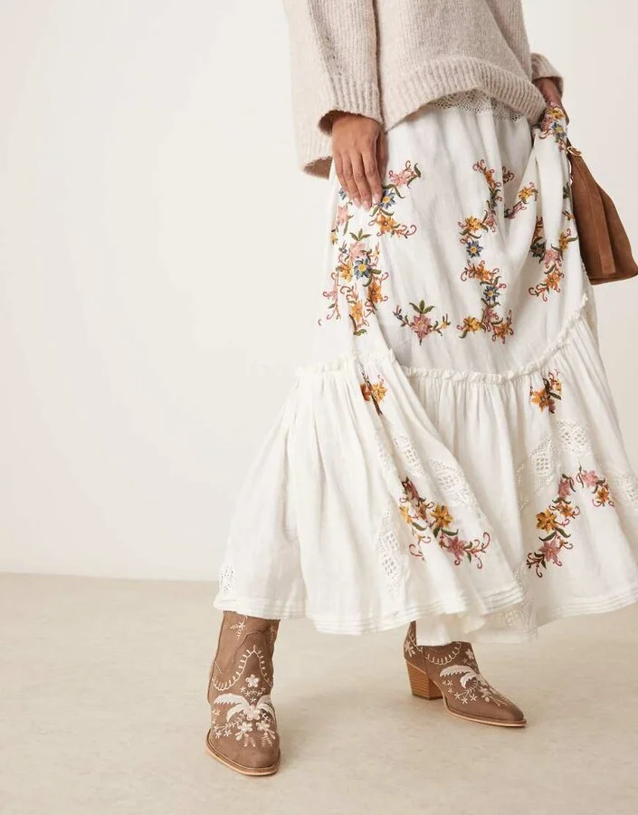 Glamorous embroidered western knee boots in tan - Image 2