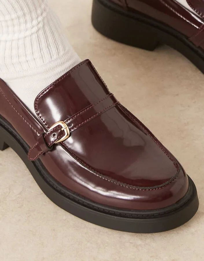 Glamorous loafers with buckle details in burgundy - Image 3
