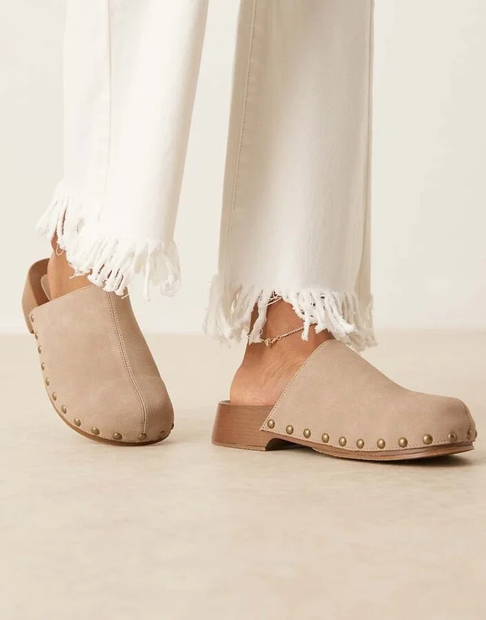 Glamorous mule clogs with studs in taupe