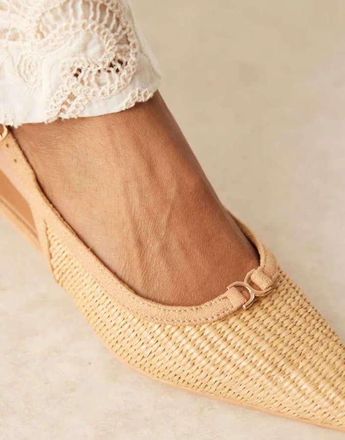 Glamorous slingback low heeled shoes in natural raffia - Image 4