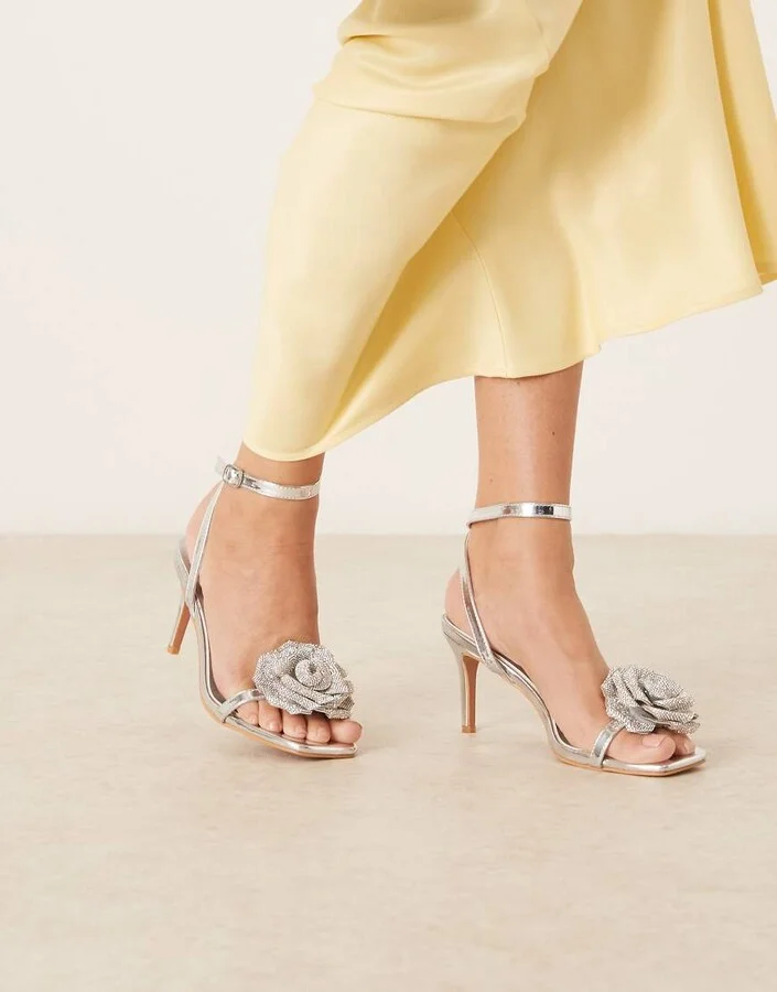 Glamorous stiletto heeled sandals wth flower details in silver - Image 4