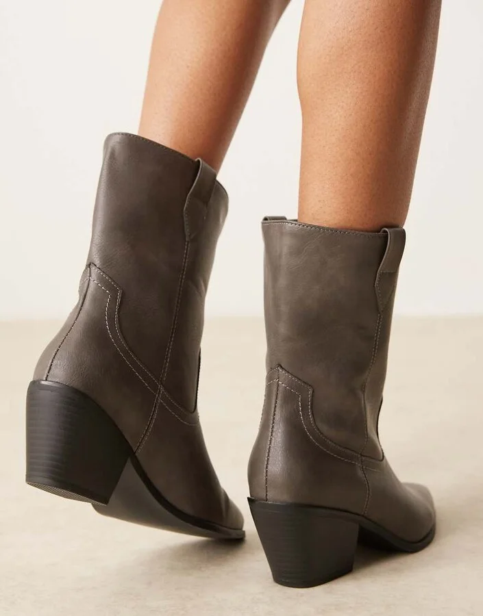 Glamorous western ankle boots in washed gray - Image 3