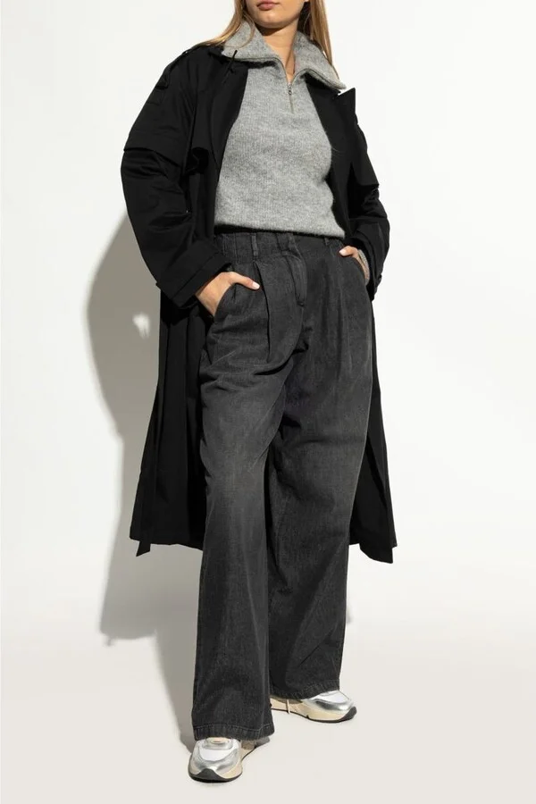 Golden Goose Sneakers - Image 4