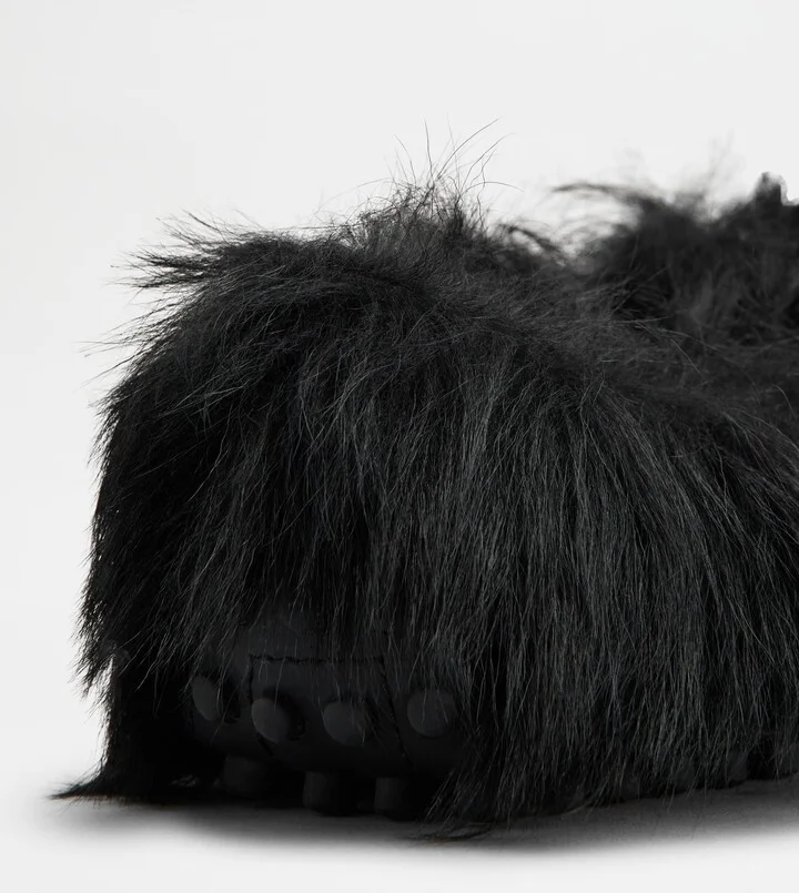 Gommino Driving Shoes in Fur - Image 6