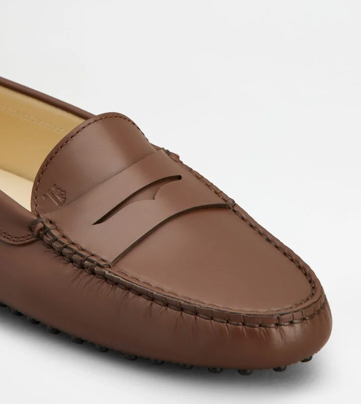 Gommino Driving Shoes in Leather - Image 6