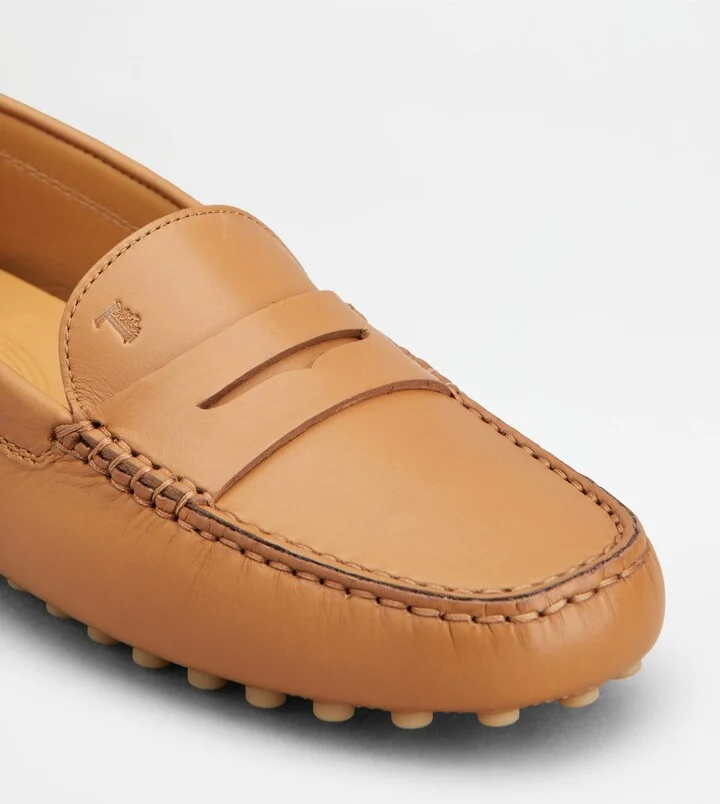 Gommino Driving Shoes in Leather - Image 6