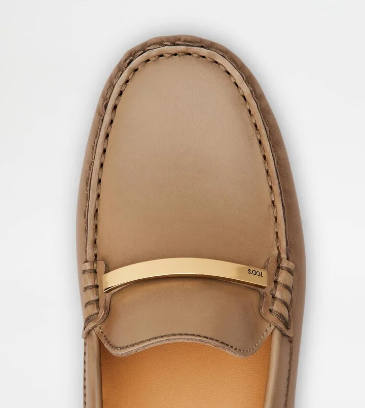 Gommino Driving Shoes in Leather - Image 4