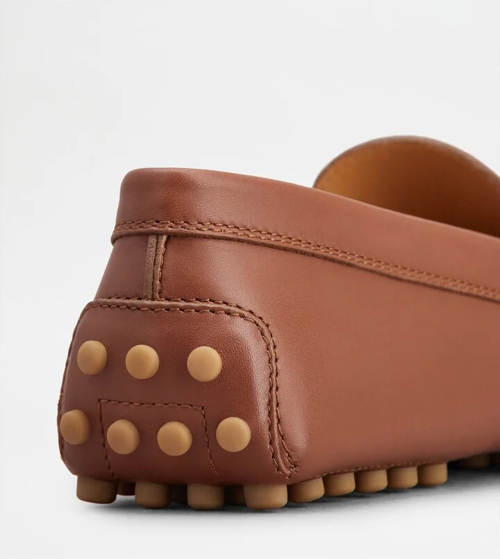 Gommino Driving Shoes in Leather - Image 6