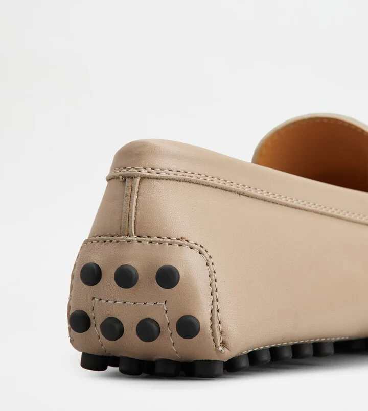 Gommino Driving Shoes in Leather - Image 6