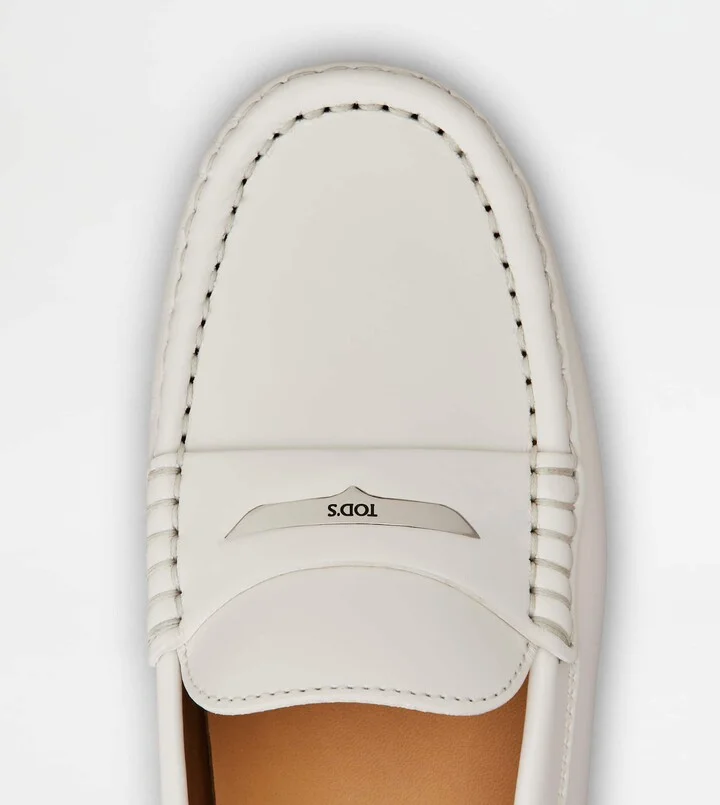 Gommino Driving Shoes in Leather - Image 5