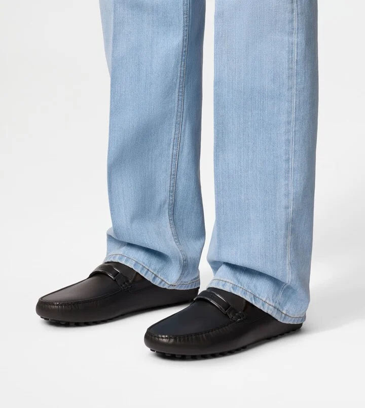 Gommino Driving Shoes in Leather - Image 8