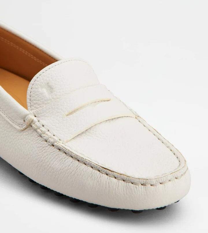 Gommino Driving Shoes in Leather - Image 6