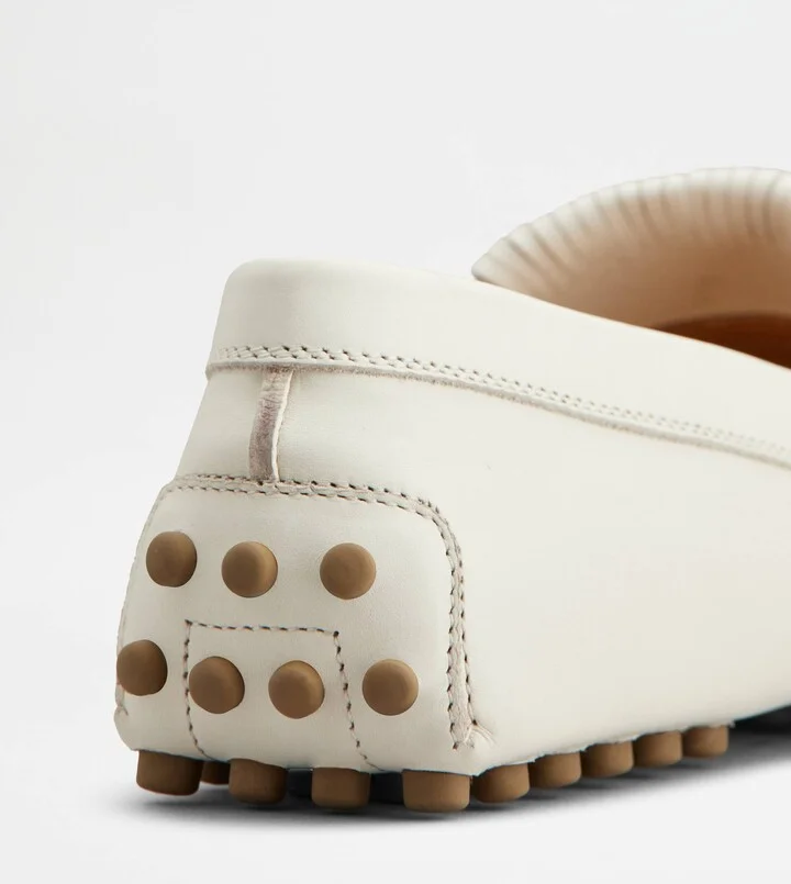 Gommino Driving Shoes in Leather - Image 6