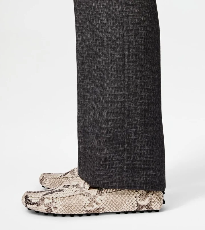Gommino Driving Shoes in Leather - Image 7