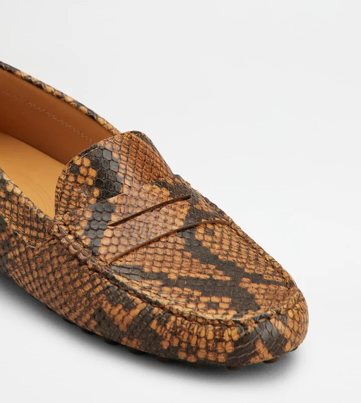 Gommino Driving Shoes in Leather - Image 6