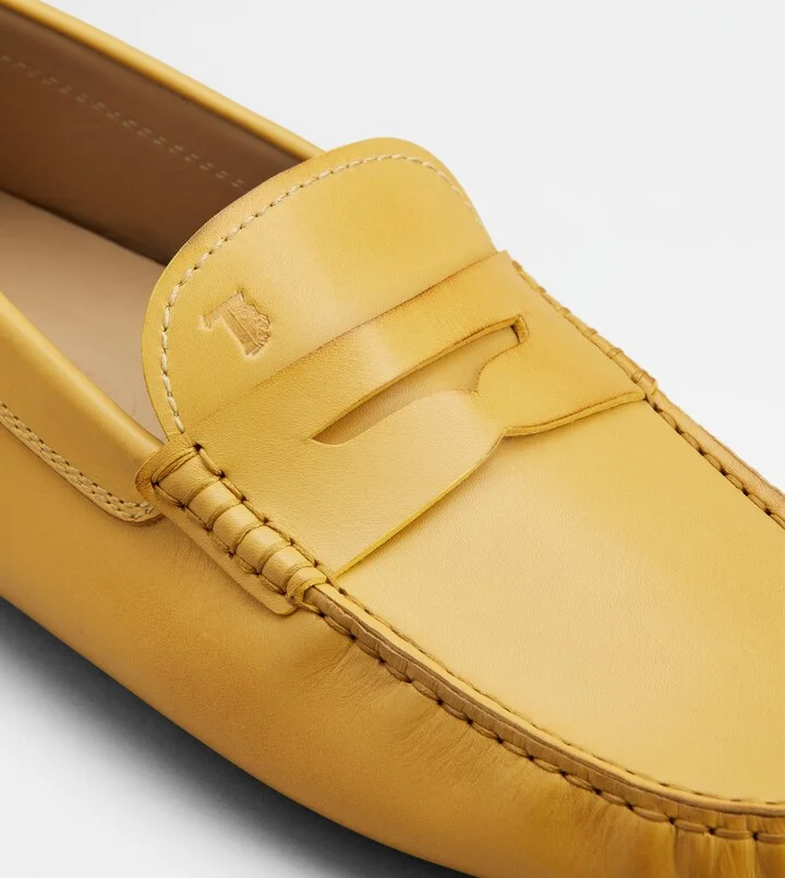 Gommino Driving Shoes in Leather - Image 6