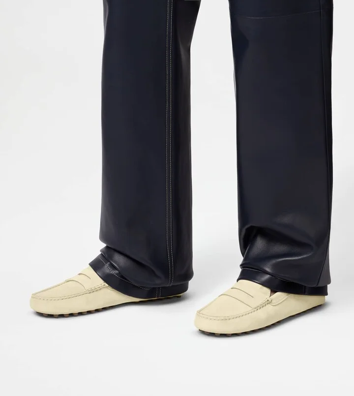 Gommino Driving Shoes in Suede - Image 7