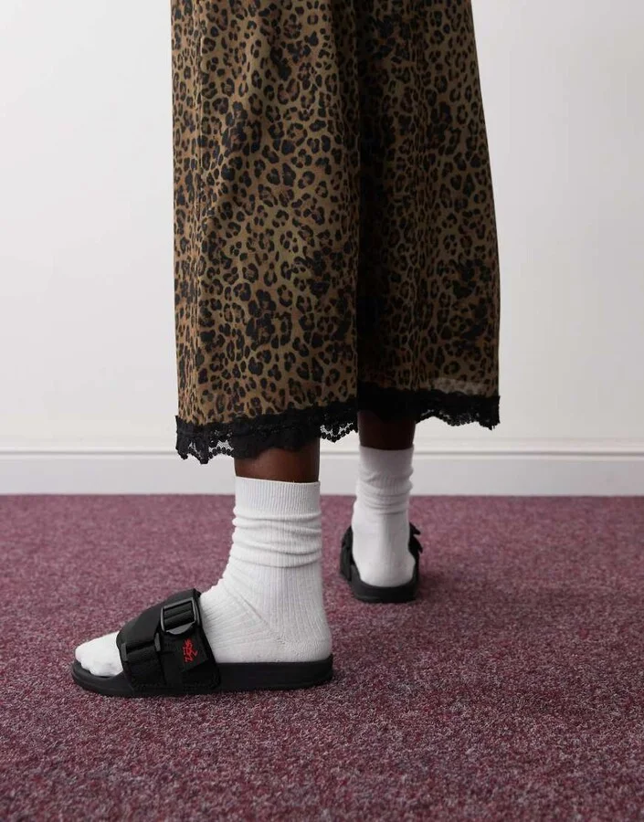 Gramicci slides in black - Image 2