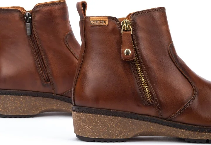 Granada Water Resistant Ankle Boot - Image 9