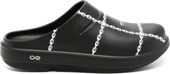 Graphic-Print Platform Clogs