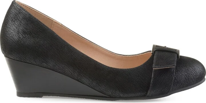 Grayson Wedge Pump - Wide Width - Image 4