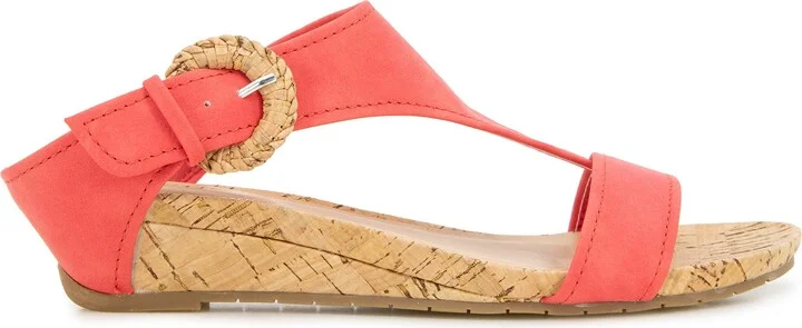 Great Buckle Wedge Sandal - Image 5