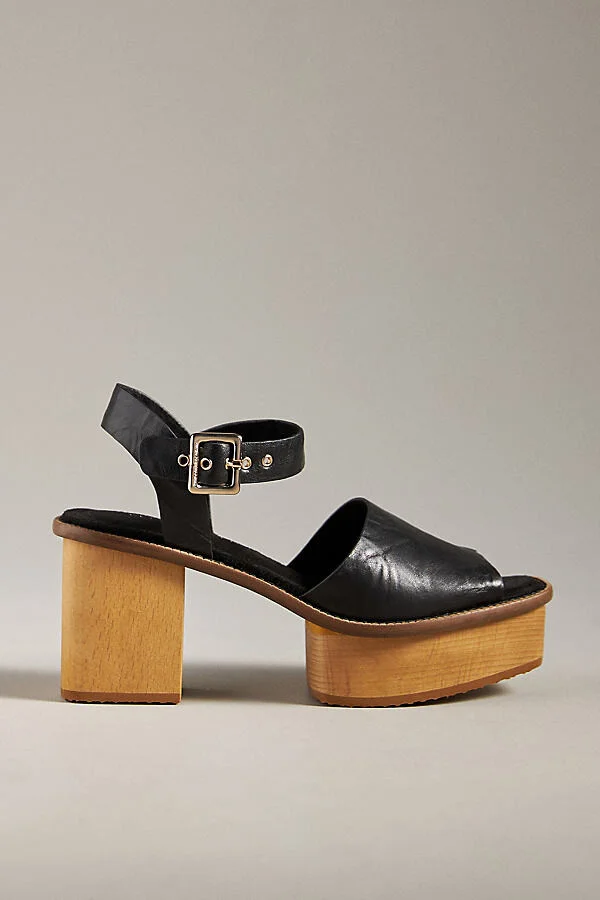 Groove Platform Sandals
