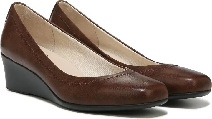 Groovy Pumps Women's US 6 Brown Leather Square Toe Slip-On KHD2677