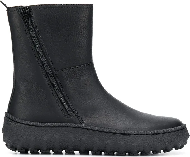 Ground zip-up boots