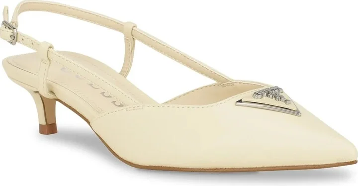 Guess Jesson Pump