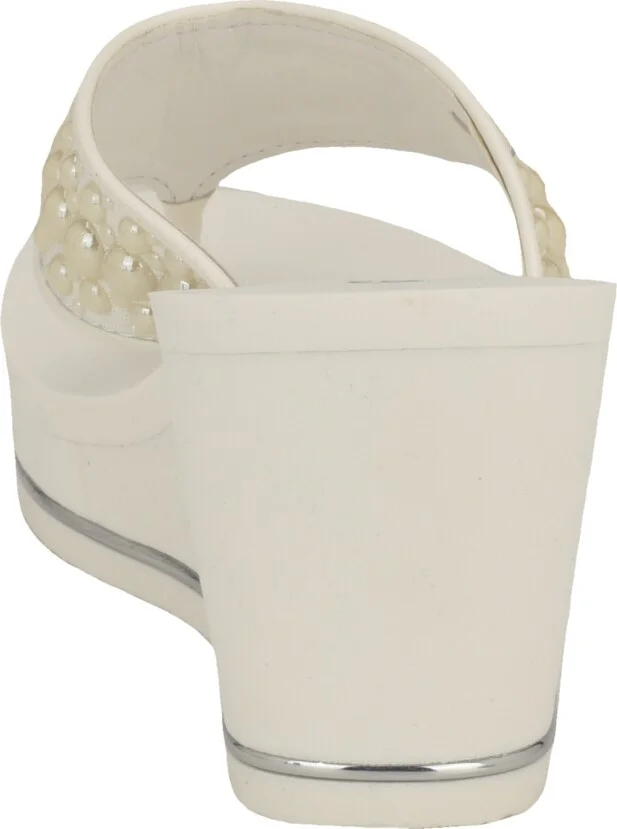 Guess Women's Silus Embellished Platform Wedge Sandals - Image 3
