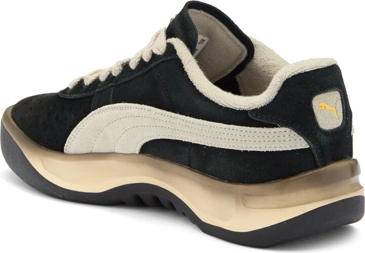 GV Special The NeverWorn V Sneaker - Image 2