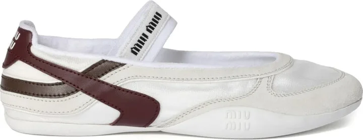 Gymnasium ballerina shoes