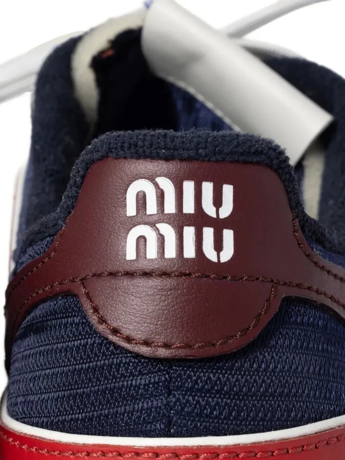 Gymnasium sneakers - Image 4